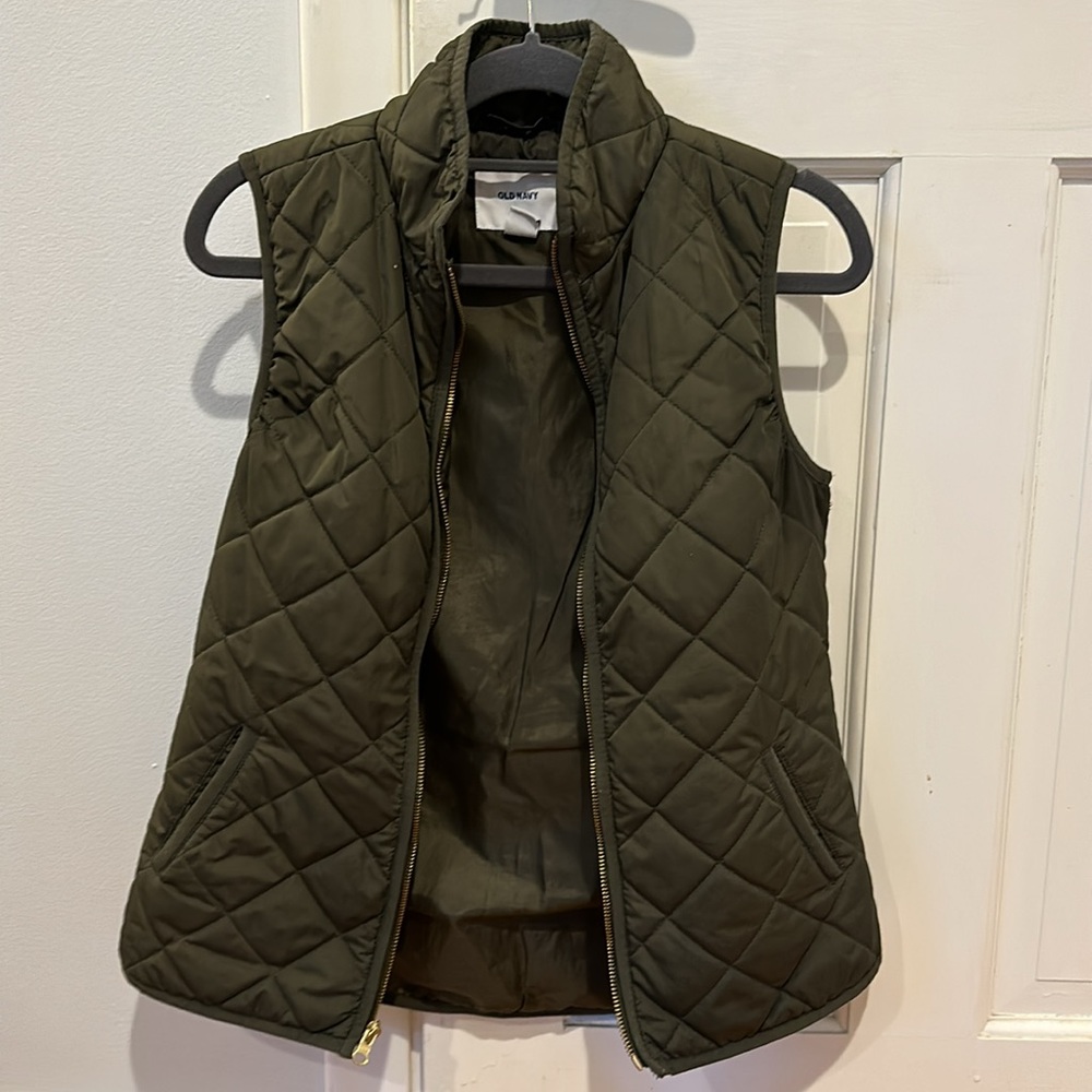 Dark olive green vest, size XS
